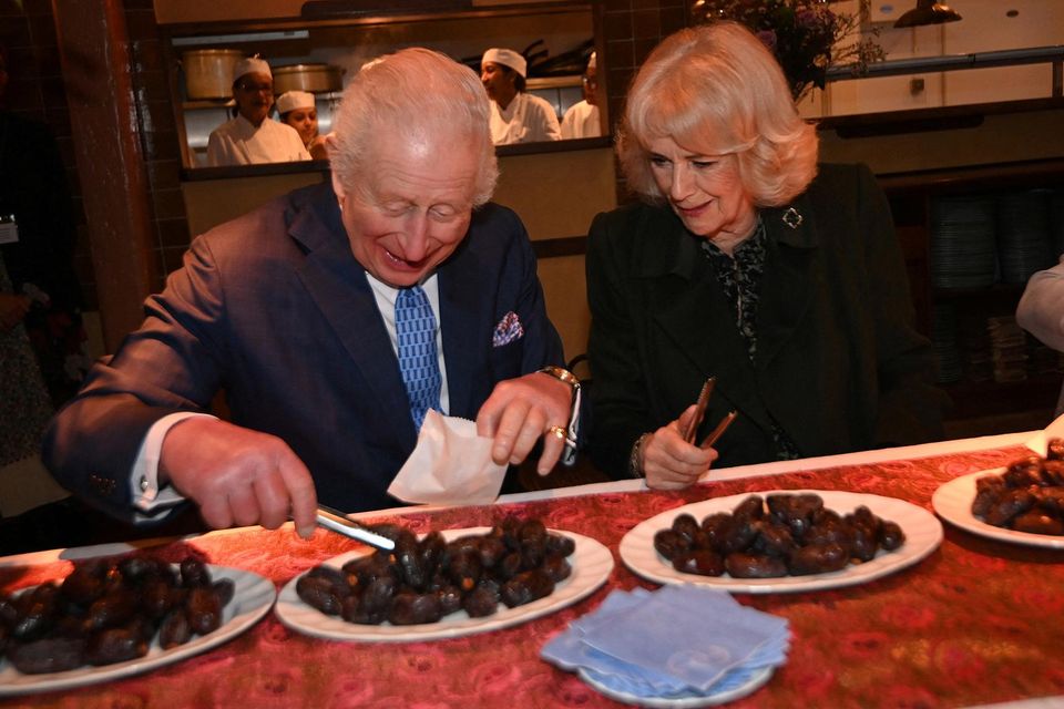Le roi Charles III et la reine Camilla s’engagent dans une action caritative pour le Ramadan