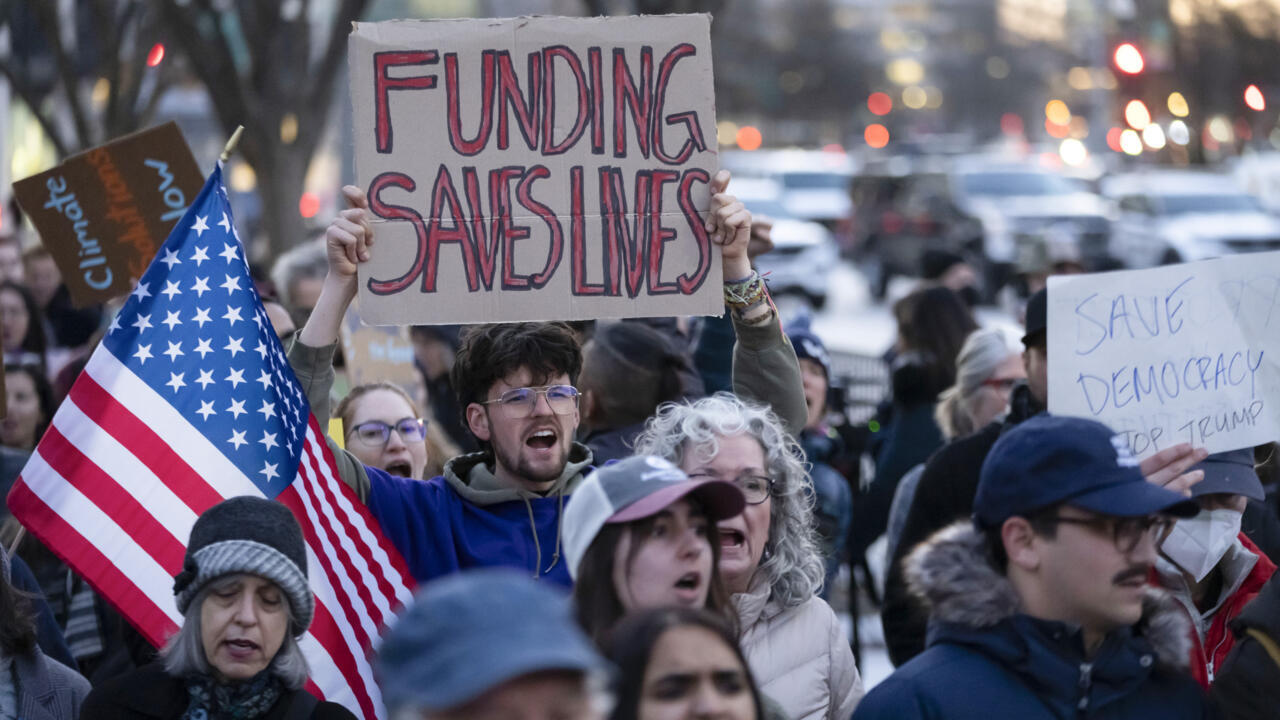 États-Unis : Suspension du financement de recherches potentiellement dangereuses
