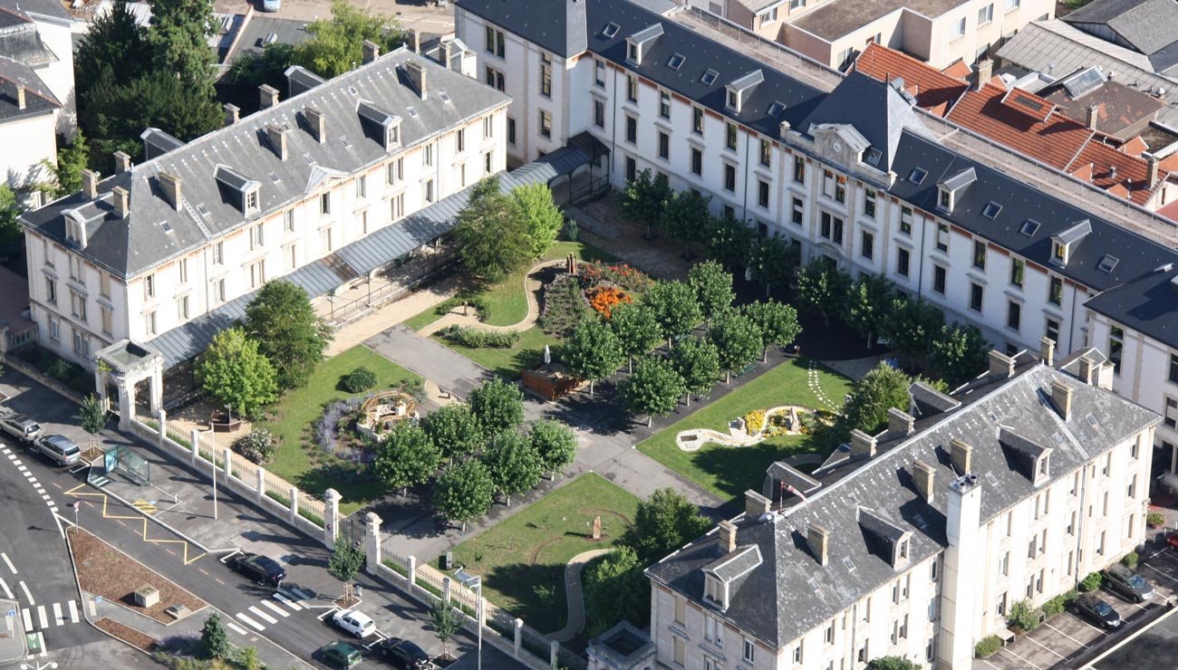 Un jardin thérapeutique à Nancy : une initiative qui suscite des critiques